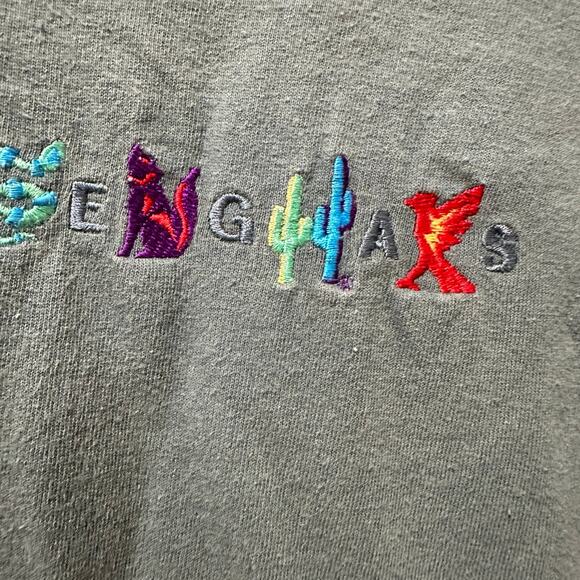 Las Vegas embroidered shirt size L - Picture 2 of 5